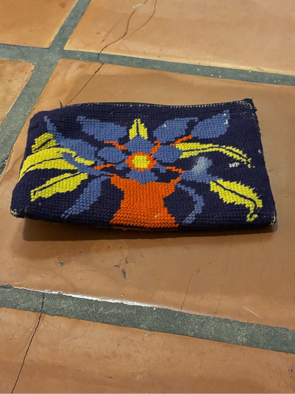 Vintage Hand-Embroidered Floral Needlepoint Coin Purse/Pouch - Picture 4 of 8